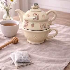 Vintage Cream Teapot and Cup Set
